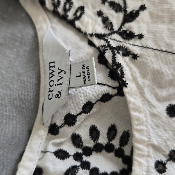 Crown & Ivy Sleeveless Summer Top - Picture 6 of 7